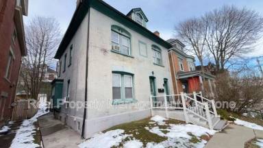 Main picture of 923 Chislett St