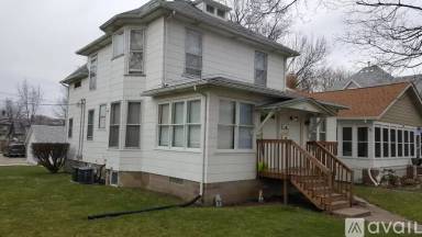 Main picture of 212 E Dover Ct