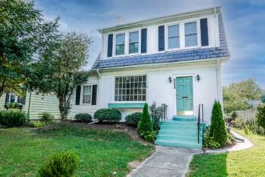 Main picture of 4024 Clinton Ave