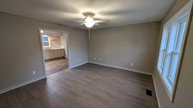 Main picture of 124 Jefferson St