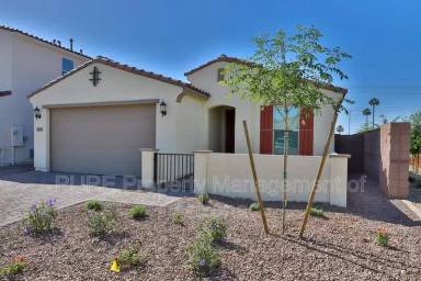 Main picture of 7931 W Pasadena Ave