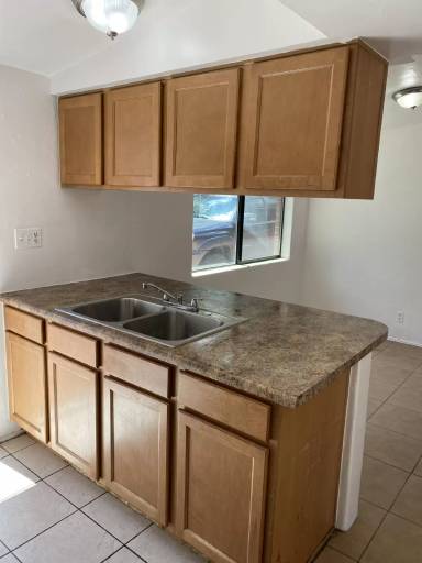 Main picture of PM460 - North Beverly Avenue - 1646