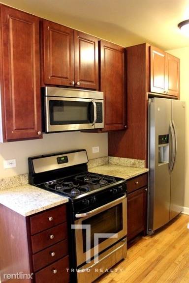 Main picture of 2108 W Ainslie St