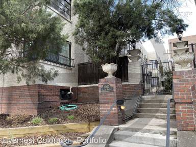 Main picture of 1050 N Logan St