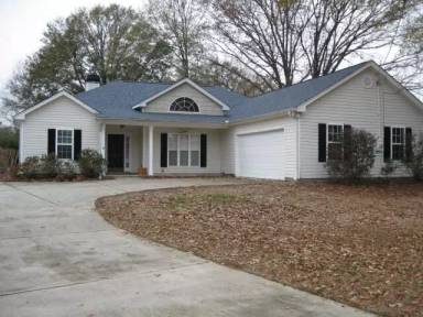 Main picture of 175 Lake Dr