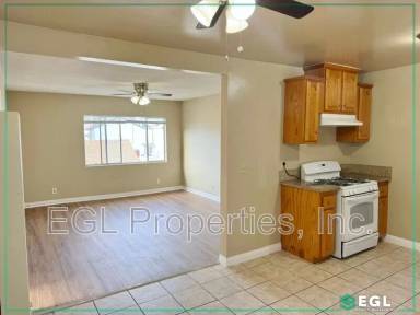Main picture of 127 Rivera St