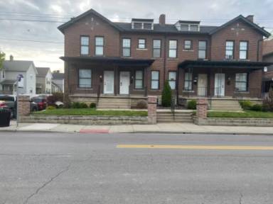 Main picture of 387 Saint Clair Ave