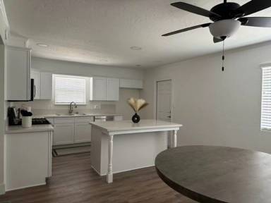 Main picture of 2059 E Ash Ave