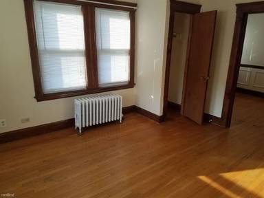 Main picture of 700 Metropolitan Ave