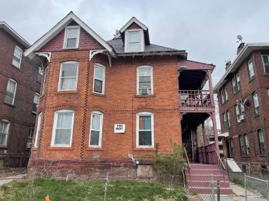 Main picture of 69 Babcock St