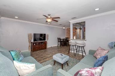 Main picture of 1282 Beach Blvd