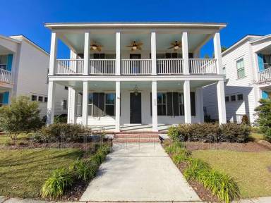 Main picture of 225 Scholar Way