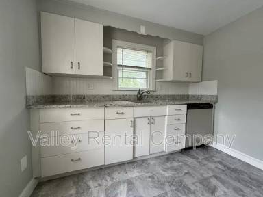 Main picture of 70 Lyman Street - Garage - B1