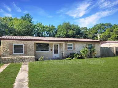 Main picture of 240 Shamrock Ave S