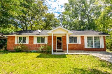 Main picture of 1104 W Cherokee Gln
