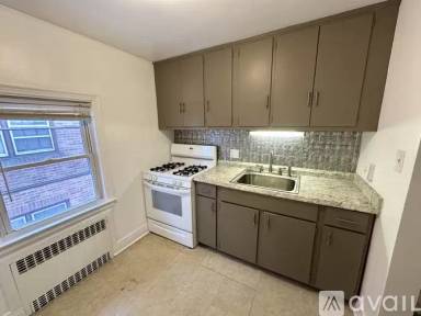 Main picture of 88 Hawthorne Ave