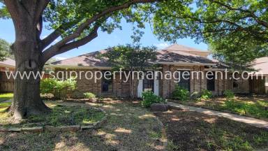 Main picture of 10126 Desert Willow Dr
