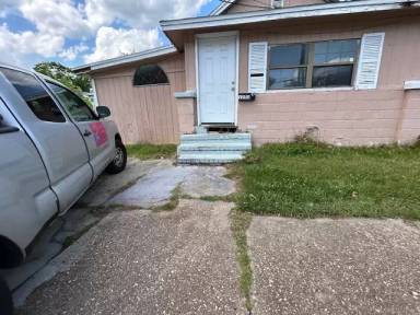 Main picture of 1251 Grothe St