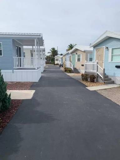 Main picture of 2580 NE Indian River Dr
