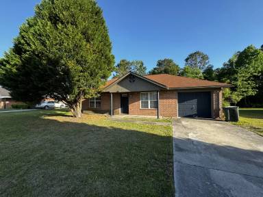 Main picture of 860 Lyndsi Ln