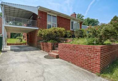 Main picture of 3739 O St SE