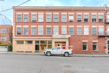 Main picture of 3803 S Edmunds St