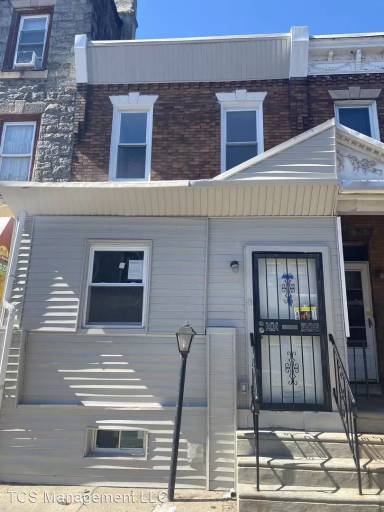 Main picture of 902 N Fallon St