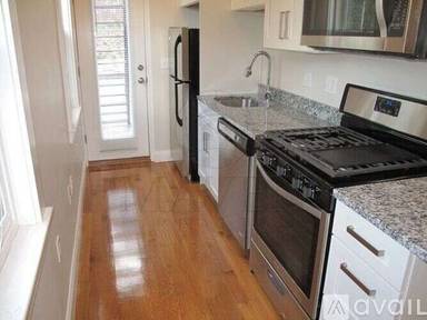 Main picture of 10 Montrose St