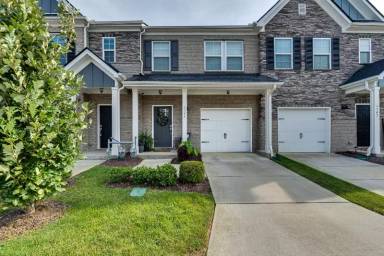 Main picture of 3341 Brookberry Ln