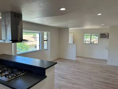 Main picture of 7658 Poppy Way