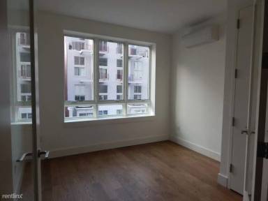 Main picture of 85 Montrose Ave