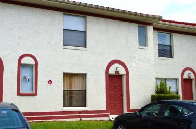 Main picture of 1647 Eagle Creek Cir