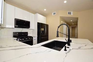 Main picture of 7103 S Durango Dr