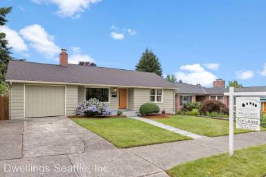 Main picture of 4821 43rd Ave S