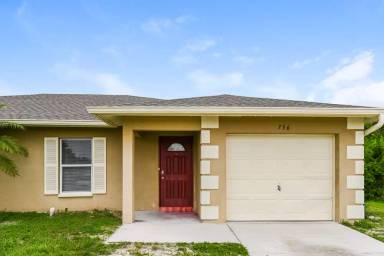 Main picture of 736 Jack Ave S
