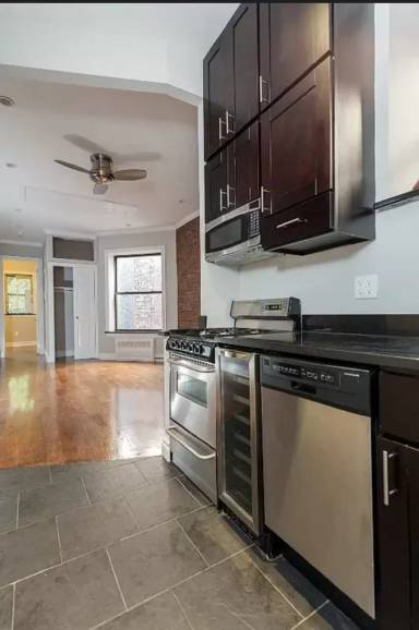 Main picture of W 97th St