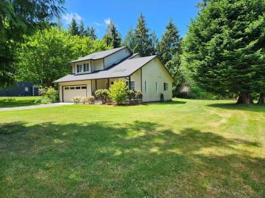 Main picture of 29674 Beach Dr NE