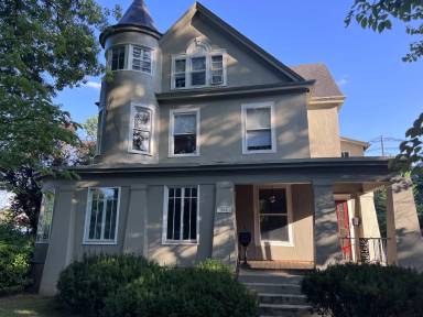Main picture of 1544 Eastern Pkwy