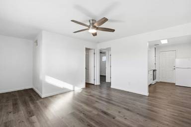 Main picture of 1320 North 48th Place - 2