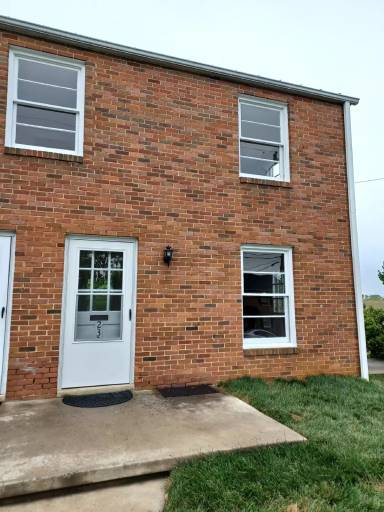 Main picture of 206 E Whitlock Ave