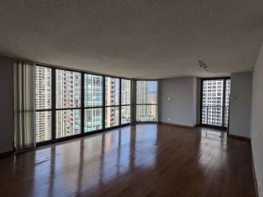 Main picture of 10 E Ontario St Apartments