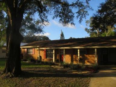 Main picture of 245 Oakwood Dr