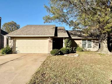 Main picture of 8841 E 93rd St