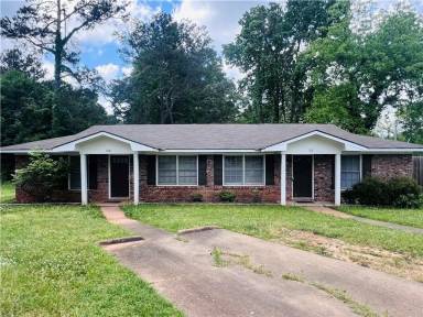 Main picture of 108 Lacosta Cir