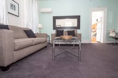 Main picture of 421 S Highland Ave