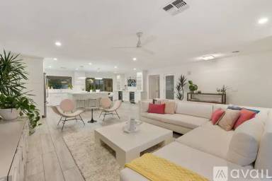 Main picture of 7630 N Via del Paraiso