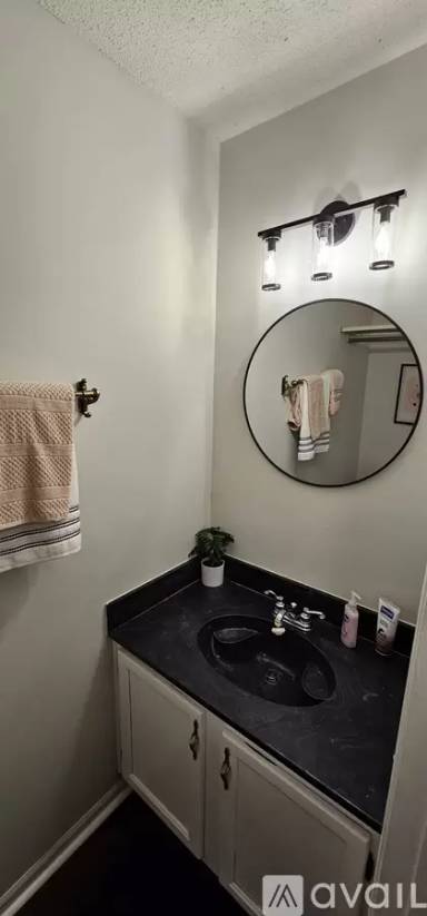 Main picture of 6243 Crest Green Rd