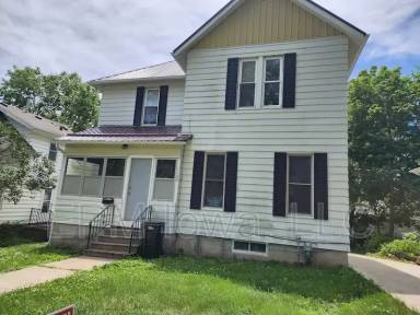 Main picture of 1122 W 8th St