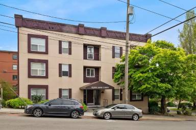 Main picture of Queen Anne Court
