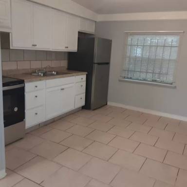 Main picture of 3242 Phyllis St